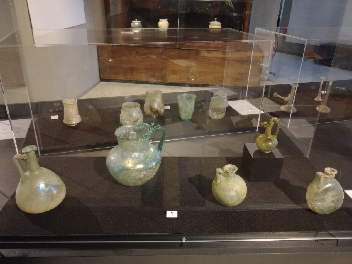 Various glass vessels.