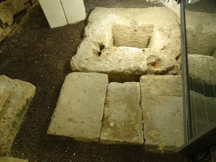 Remains of the Punic thesaurus built of limestone. Inside it 307 coins dating from the 3rd century BC onwards were found (photo taken on June 2018).