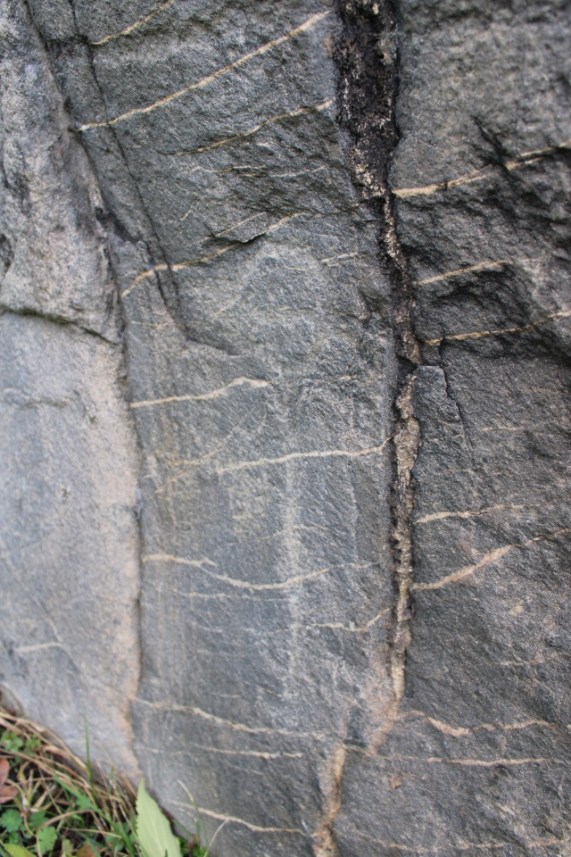 Click for full size image of Chemin des Collines Menhirs (PID:267095) Chemin des Collines Menhirs