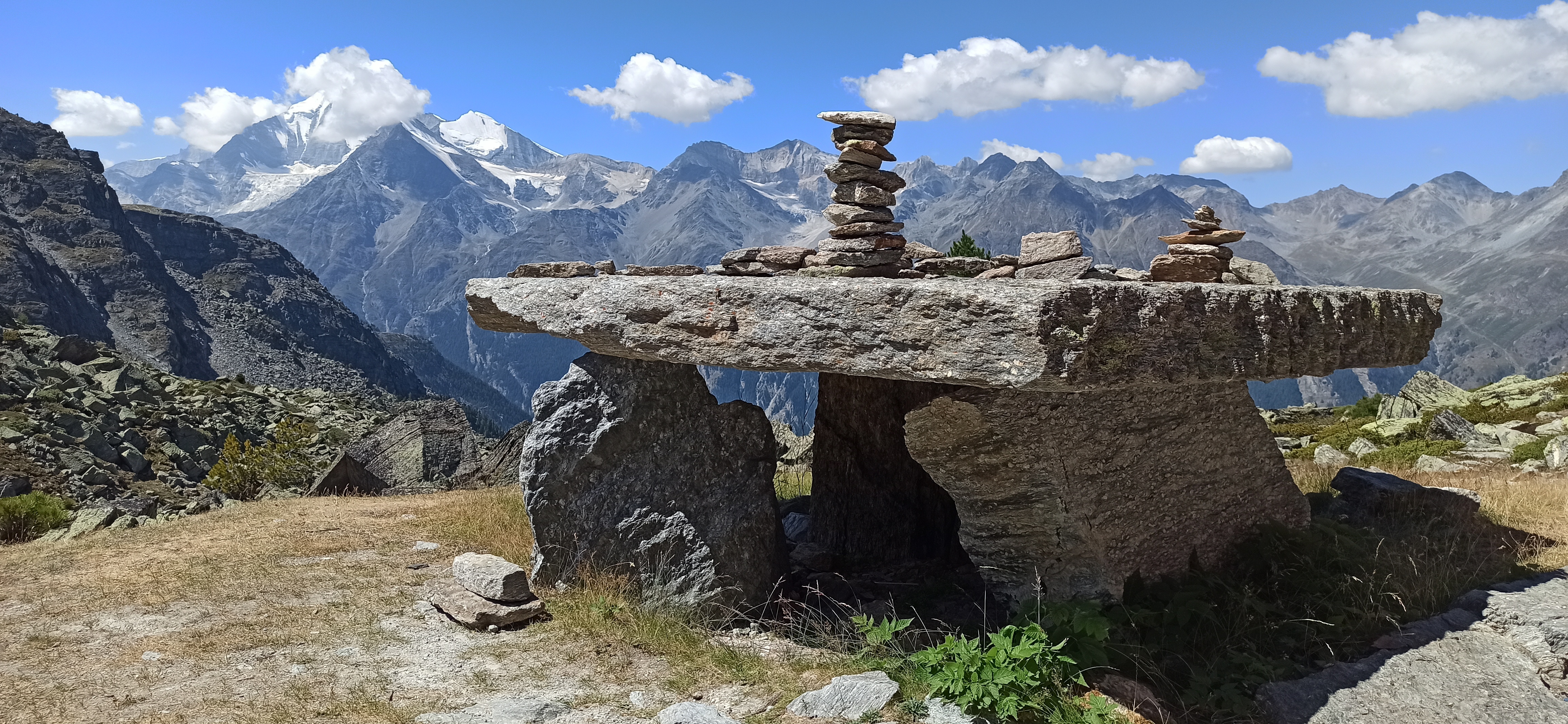 Click for full size image of Heidnische Tossu Modern Dolmen (PID:245404) Heidnische Tossu Modern Dolmen
