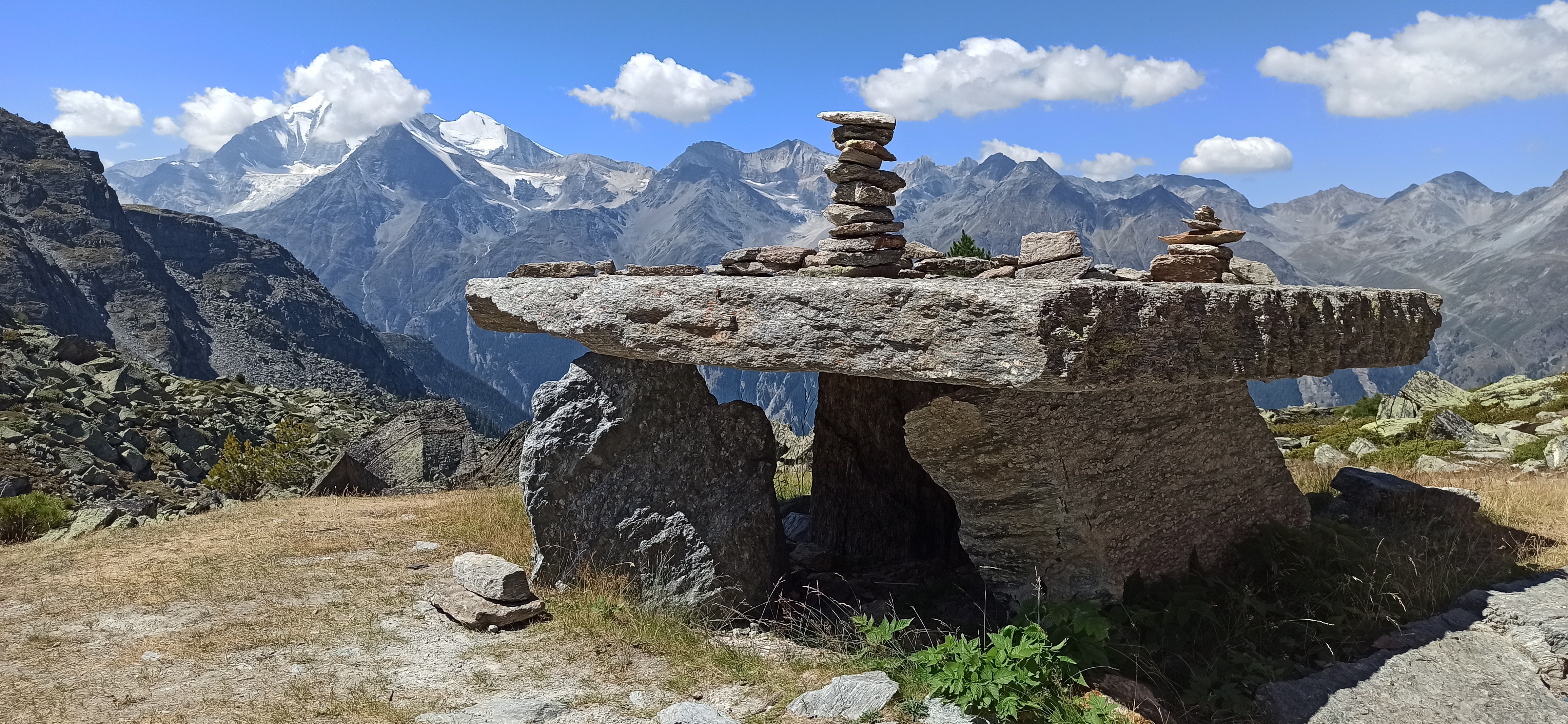 Heidnische Tossu Modern Dolmen