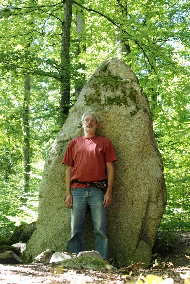 Click for full size image of Les Devens Menhir de Gorgier (PID:224630) Les Devens Menhir de Gorgier