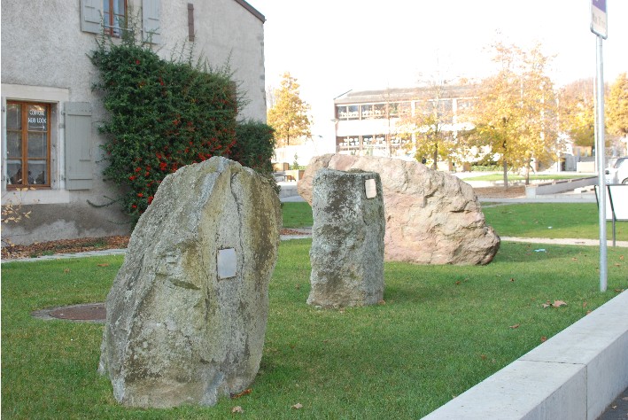 Troinex Menhirs