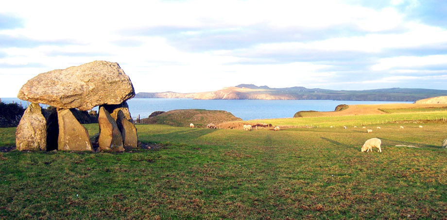 Carreg Samson, Abercastle