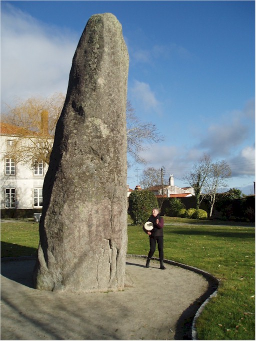 Camp de César menhir