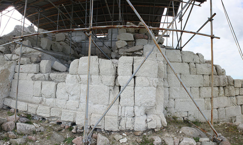Click for full size image of Tatul Thracian Temple (PID:126364) Tatul Thracian Temple