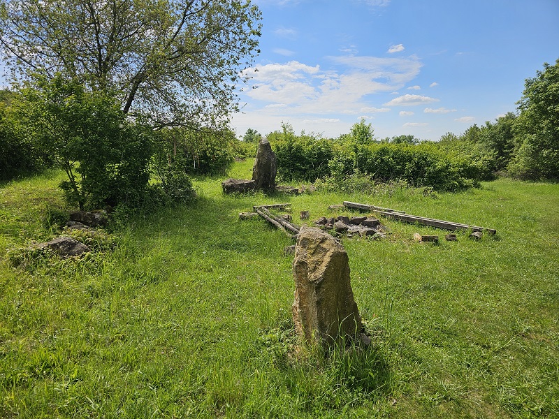 Click for full size image of Malíč Stone Circle (PID:276079) Malíč Stone Circle