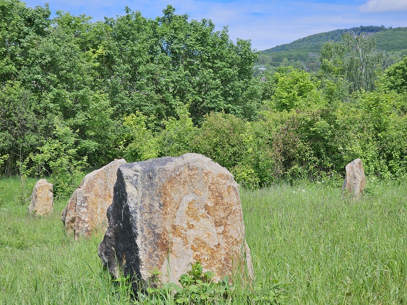 Click for full size image of Malíč Stone Circle (PID:276040) Malíč Stone Circle