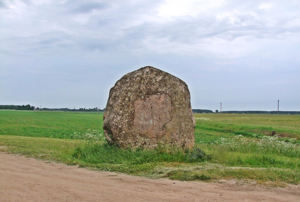 Click for full size image of Kalesninkų akmuo (PID:137970) Kalesninkų akmuo