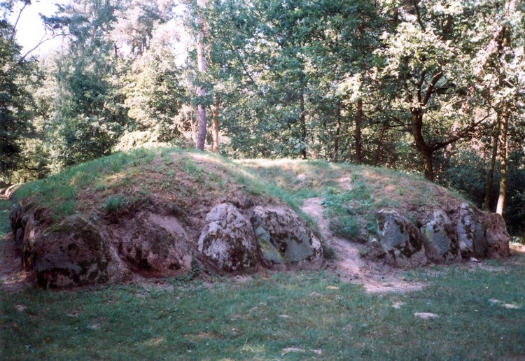 Click for full size image of Wietrzychowice Long Barrows (PID:71691) Wietrzychowice Long Barrows