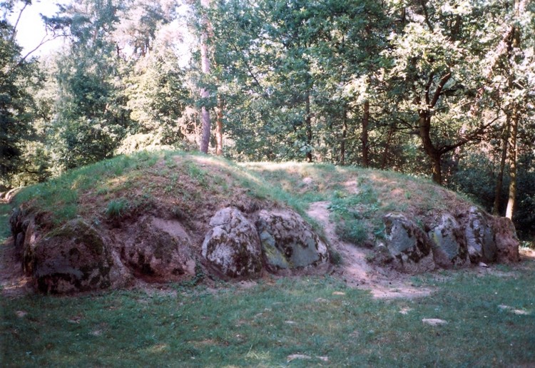 Wietrzychowice Long Barrows