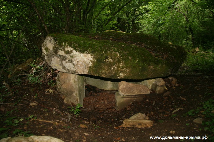 Click for full size image of Dolmens Of Krasnosyolovka (PID:142583) Dolmens Of Krasnosyolovka