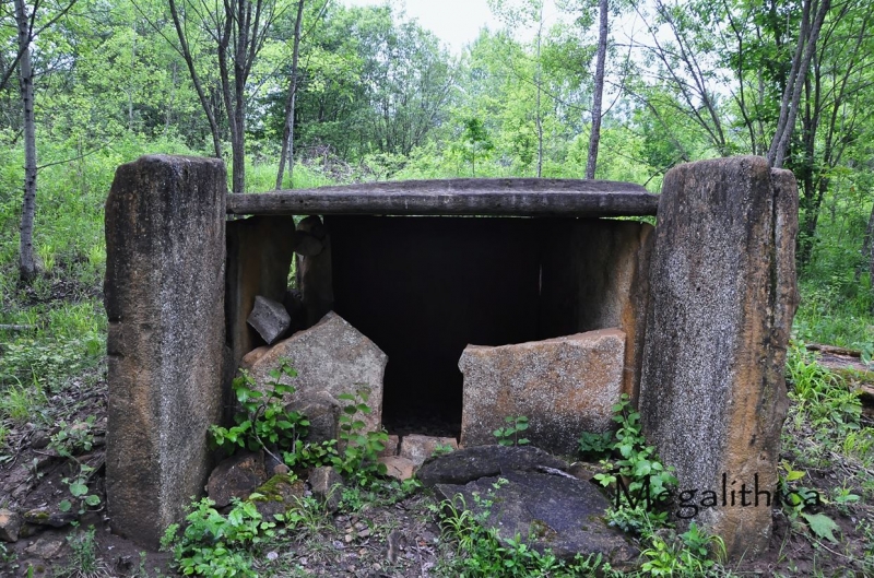 Click for full size image of Dolmen Fars River 4 - Silver Mound (PID:152939) Dolmen Fars River 4 - Silver Mound