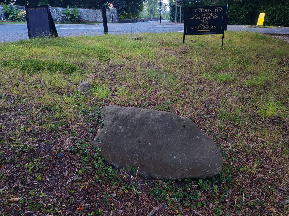 Click for full size image of Blandford Forum Stones (PID:282589) Blandford Forum Stones