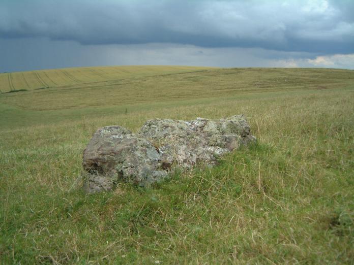 Click for full size image of Poxwell Cairn (PID:8131) Poxwell Cairn