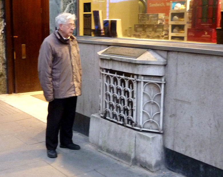 London Stone I struggled to find The London Stone at first, not helped by looking for it at No 110, instead of No 111, and asked several people of its whereabouts, but nobody knew... Then by looking where I was expecting to find it, and walking the street a couple of times, my Dad said