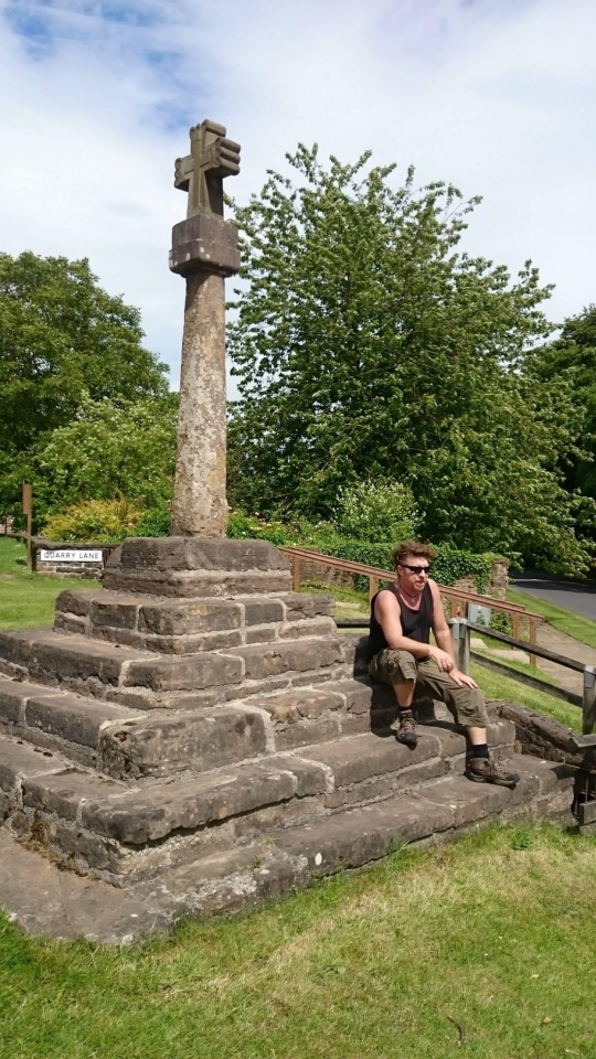 Linby Cross and Well