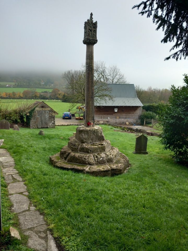 Loxton Churchyard Cross