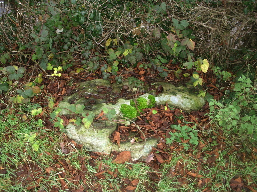 Click for full size image of Hautville's Quoit (PID:130135) Hautville's Quoit