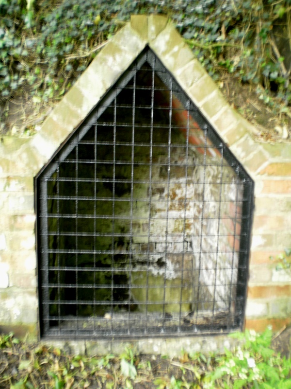 Click for full size image of St. Katherine's Well (Winchelsea) (PID:146236) St. Katherine's Well (Winchelsea)