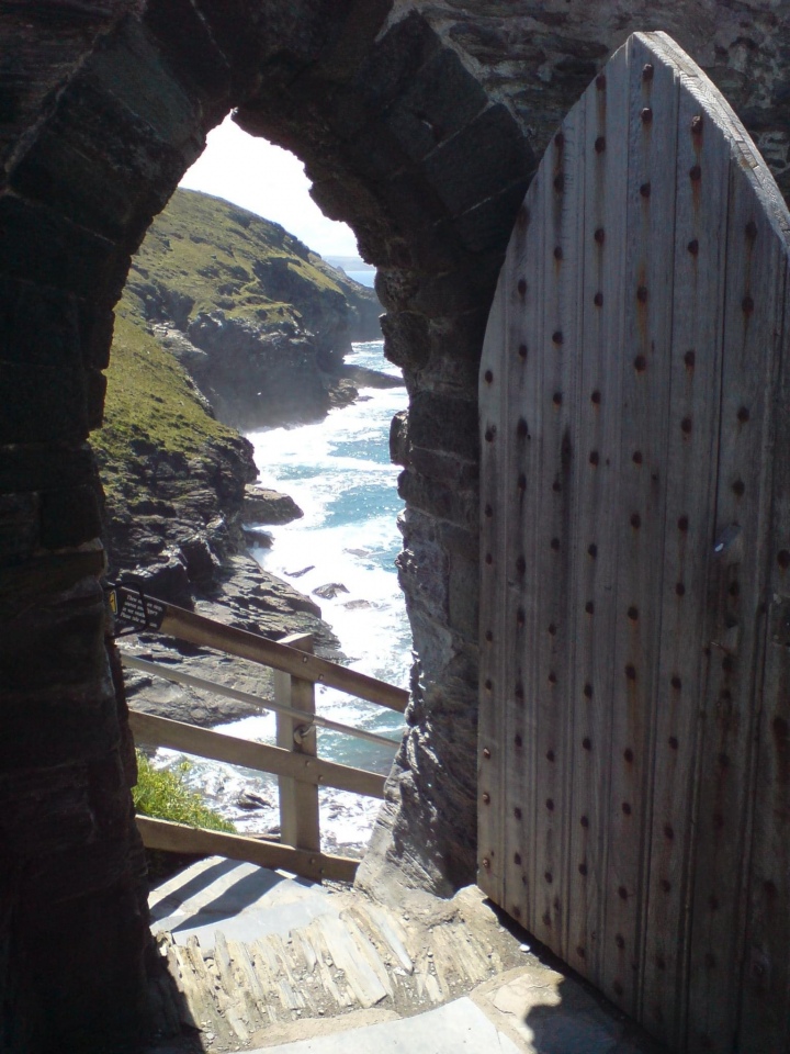 Click for full size image of Tintagel Cliff Castle (PID:233818) Tintagel Cliff Castle
