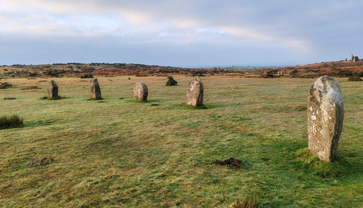 Click for full size image of The Hurlers (C) (PID:281558) The Hurlers (C)