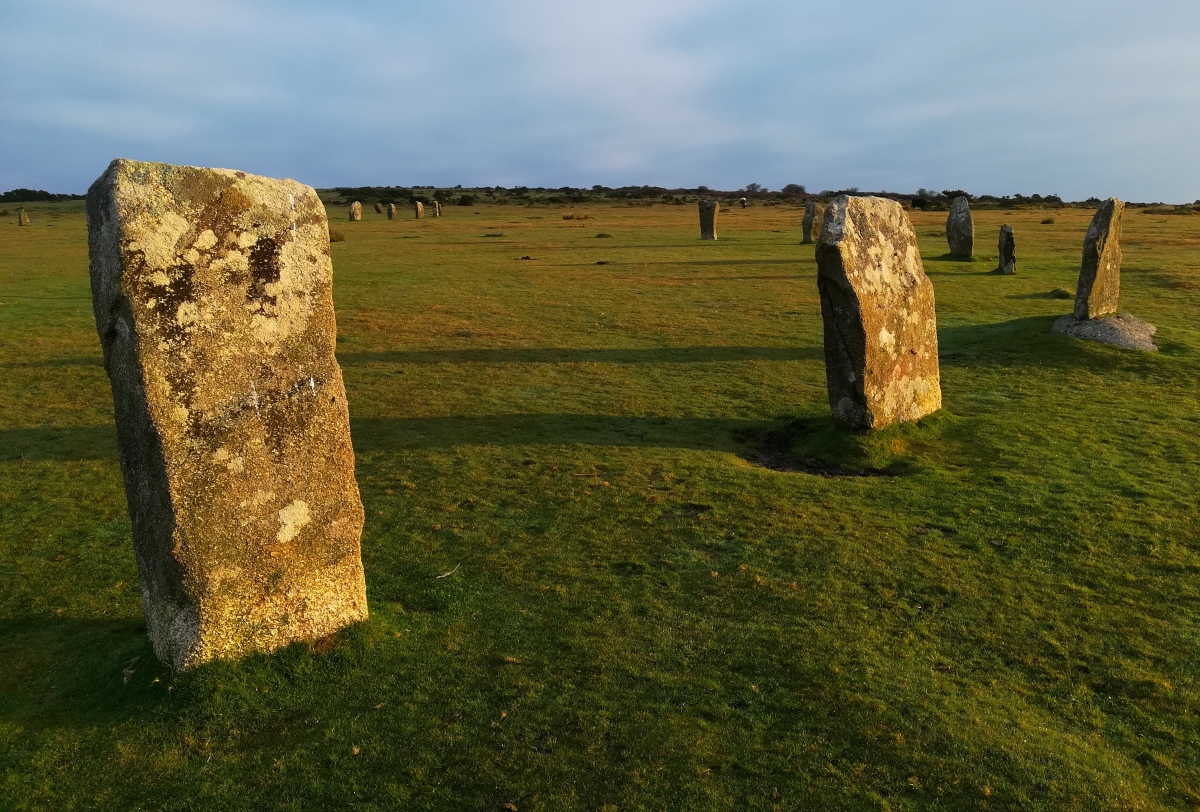 Click for full size image of The Hurlers (C) (PID:281560) The Hurlers (C)