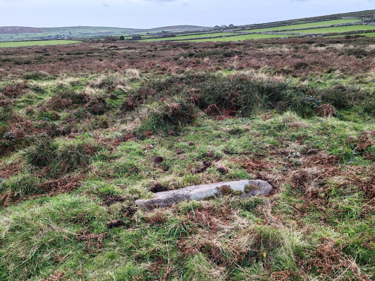 Click for full size image of Men-an-tol Mound (PID:281997) Men-an-tol Mound