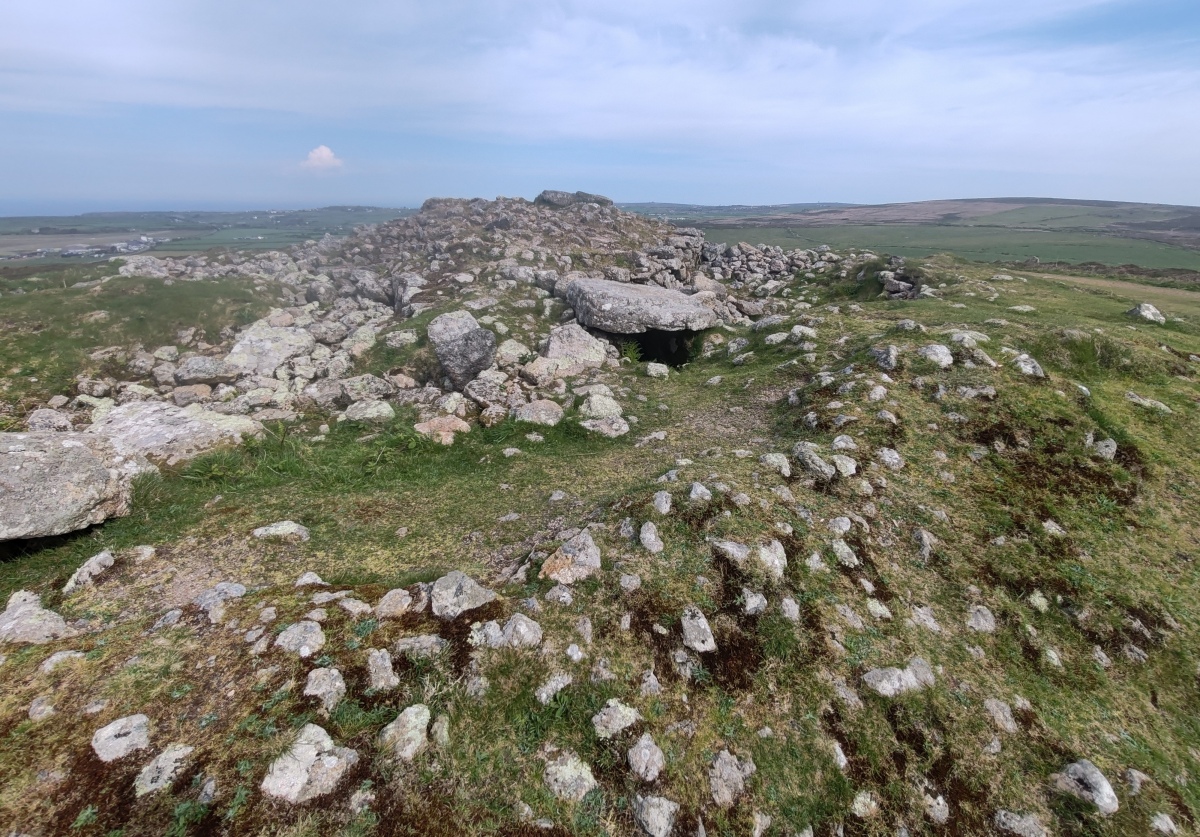 Click for full size image of Chapel Carn Brea Tomb (PID:289244) Chapel Carn Brea Tomb