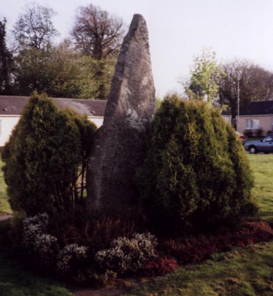Click for full size image of Menevegar Menhir (PID:2595) Menevegar Menhir