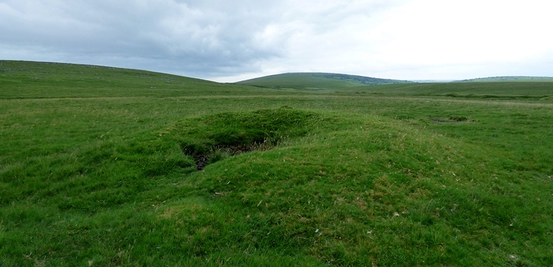 Click for full size image of Leskernick cairn (PID:176990) Leskernick cairn
