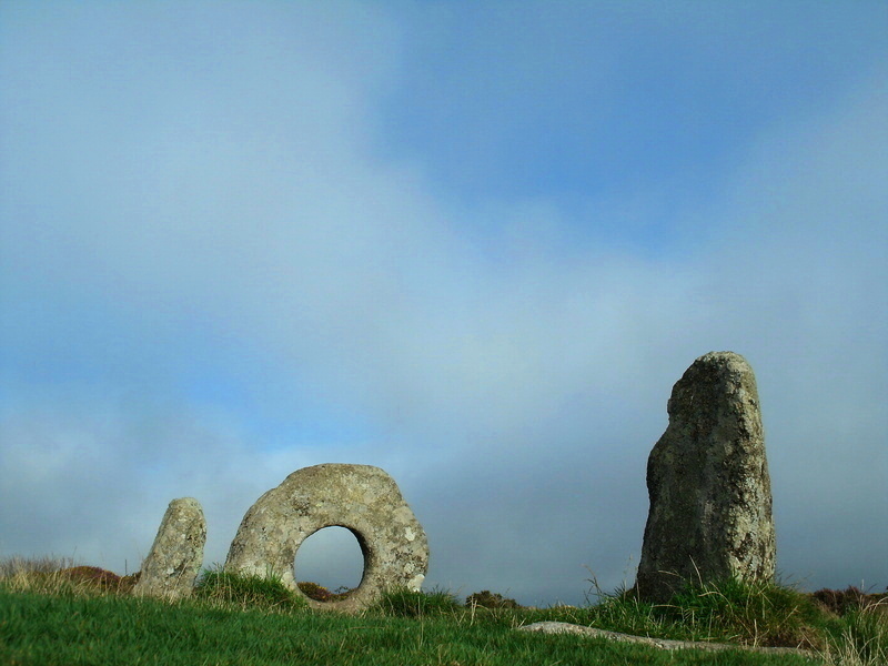 Men-An-Tol.