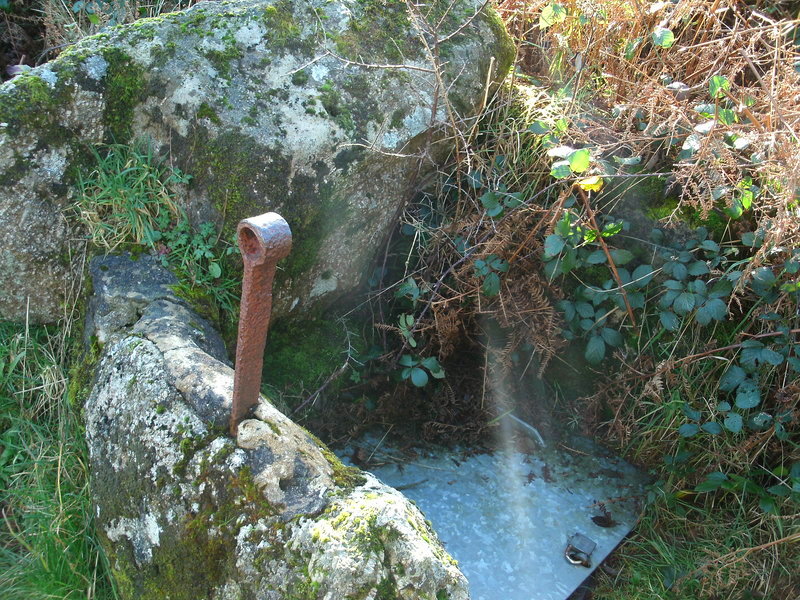 Click for full size image of Giant's Well (Trencrom) (PID:116287) Giant's Well (Trencrom)