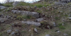 Click for full size image of Chapel Carn Brea Tomb (PID:246083) Chapel Carn Brea Tomb