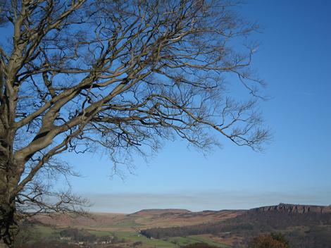 Click for full size image of Carl Wark viewed from Eyam Moor (PID:73582) Carl Wark viewed from Eyam Moor