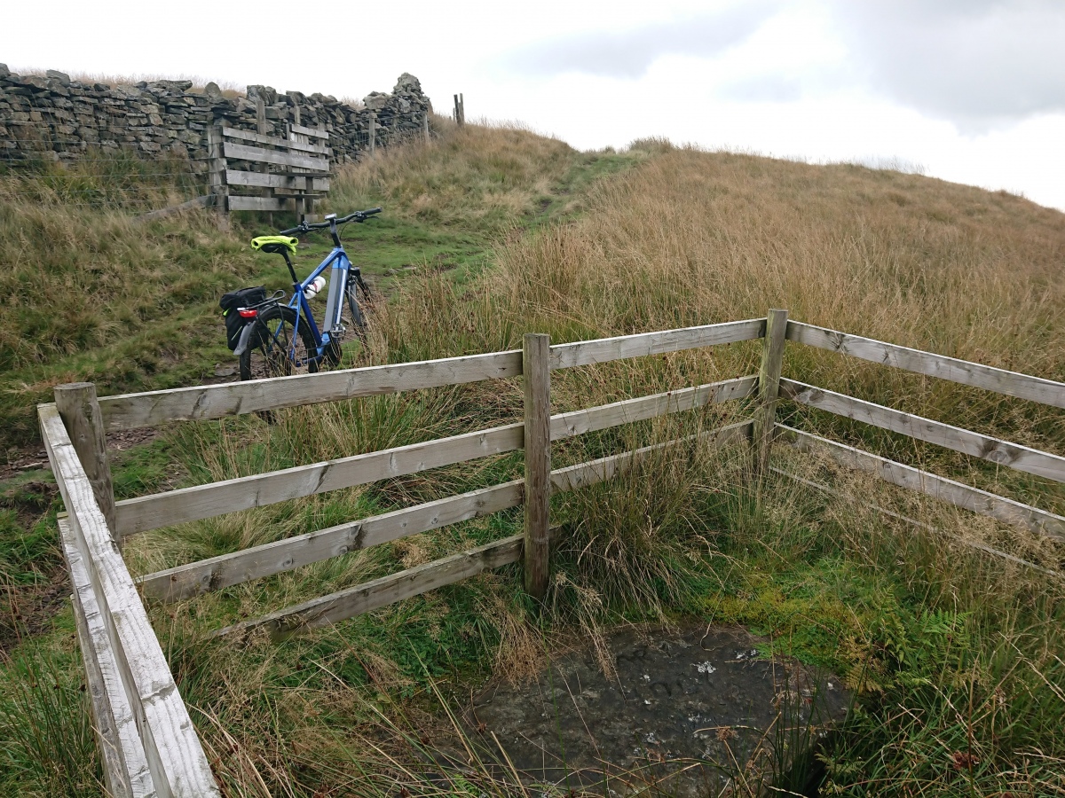 Click for full size image of May Hole Well (Hyndburn Moor) (PID:267191) May Hole Well (Hyndburn Moor)