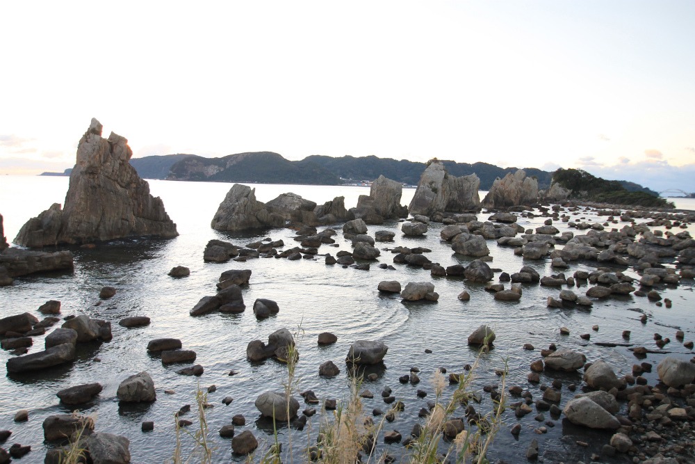 Click for full size image of Hashigui-iwa (PID:120825) Hashigui-iwa