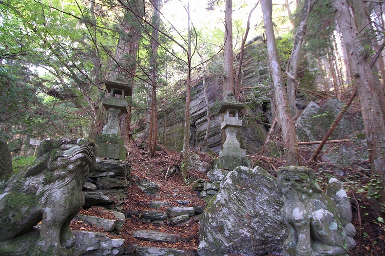Ishio Jinja shrine