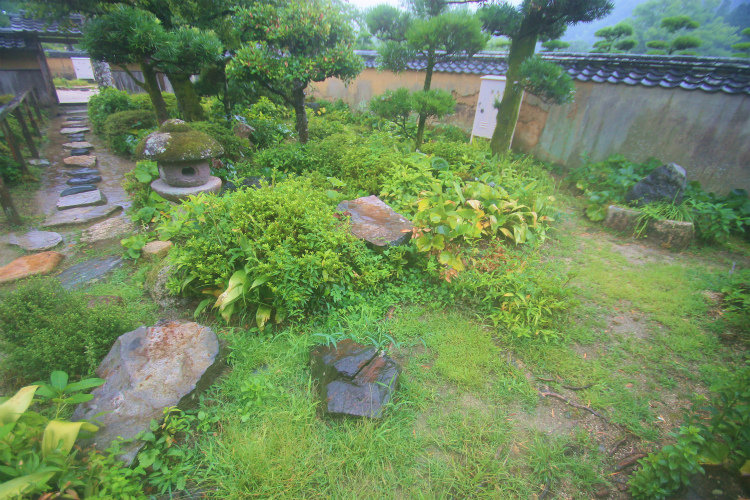Mekada Family Residence garden (PID:208918) Mekada Family Residence garden
