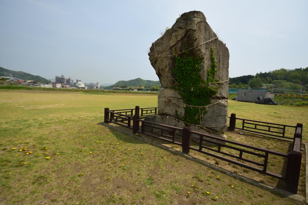 Ipseong-ni menhir