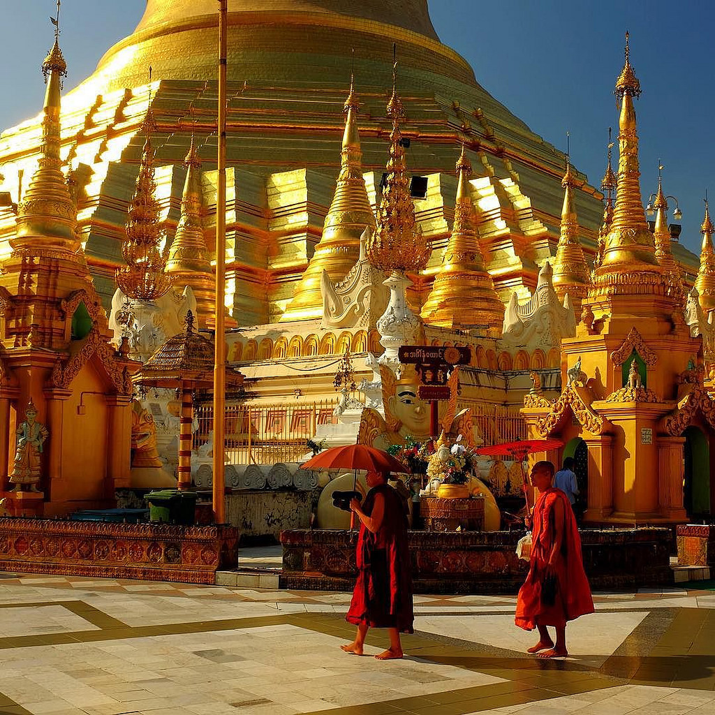Click for full size image of Shwedagon Pagoda (PID:162797) Shwedagon Pagoda