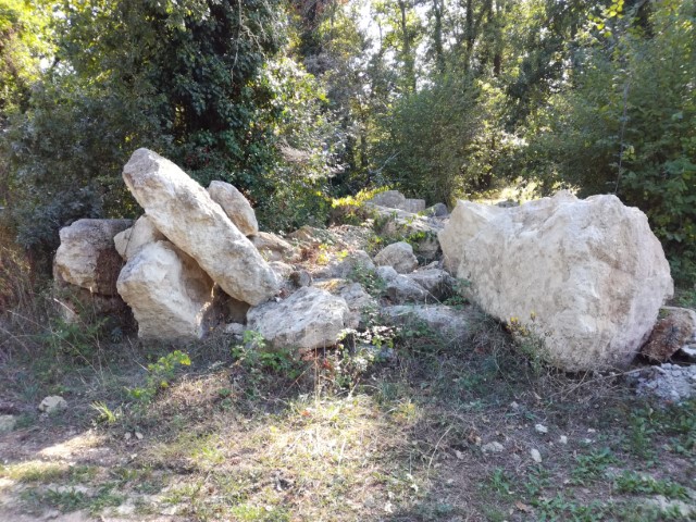 Le Megalithe de Picampeau a Lussac