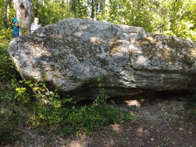 Le Megalithe de Picampeau a Lussac