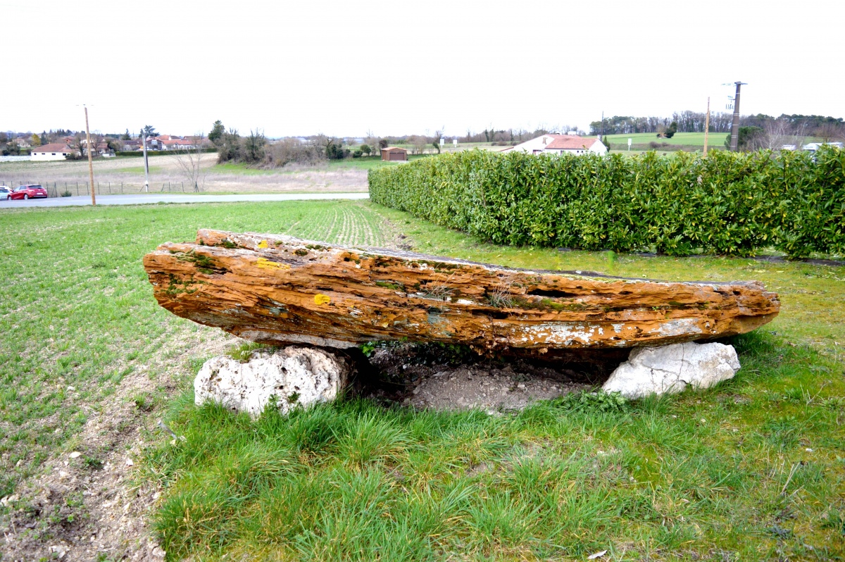 Click for full size image of Beauroulet Dolmen (PID:269598) Beauroulet Dolmen
