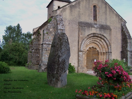 Click for full size image of Menhir du Vilhain (PID:133713) Menhir du Vilhain