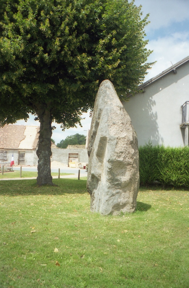 Menhir du Vilhain