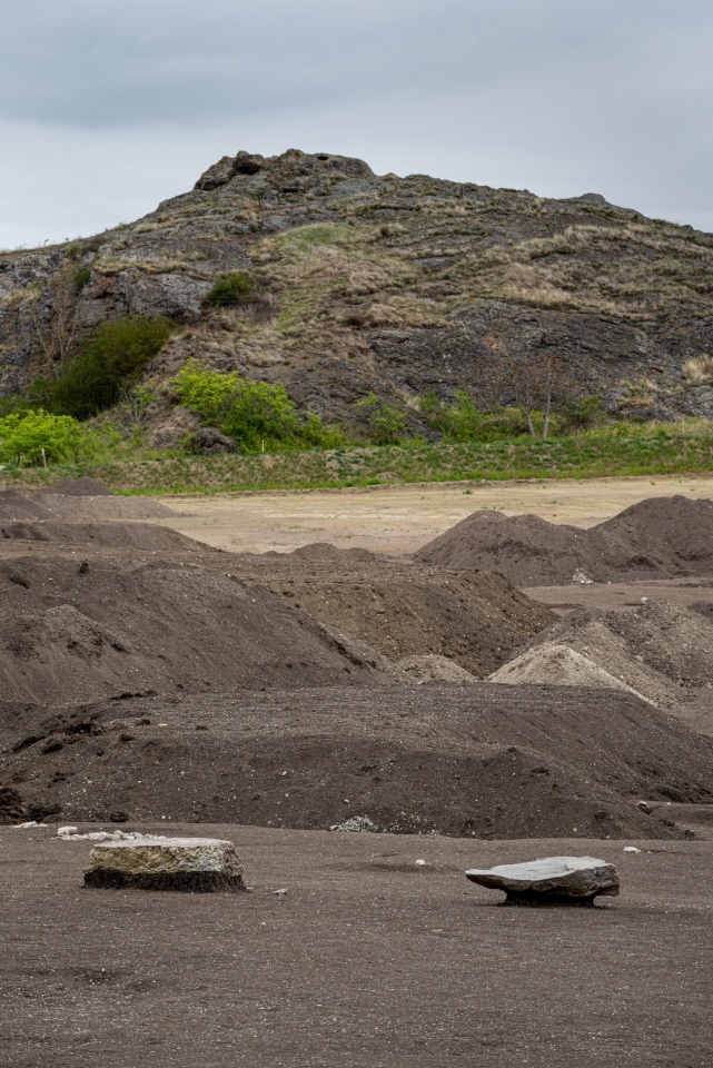 Veyre-Monton buried standing stones