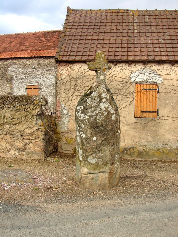 Menhir de Givarlais