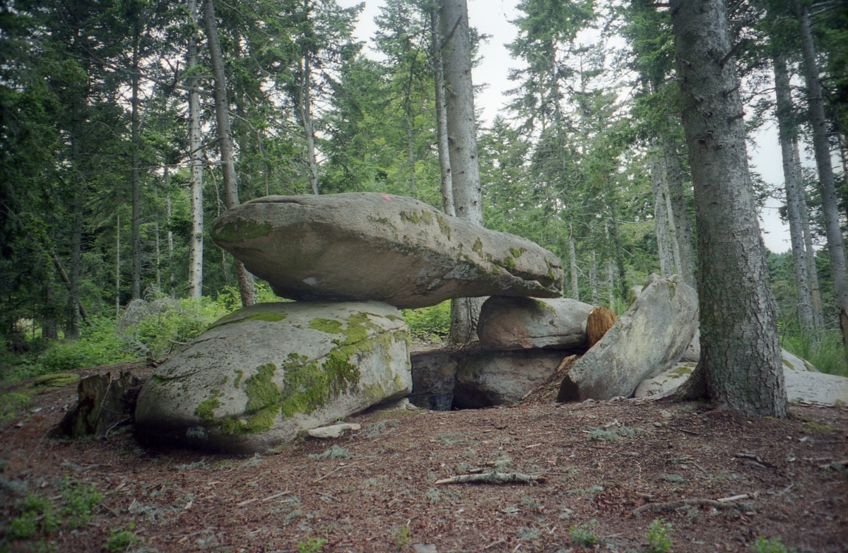 Click for full size image of Dolmen de Pierre Cuberte (PID:210218) Dolmen de Pierre Cuberte