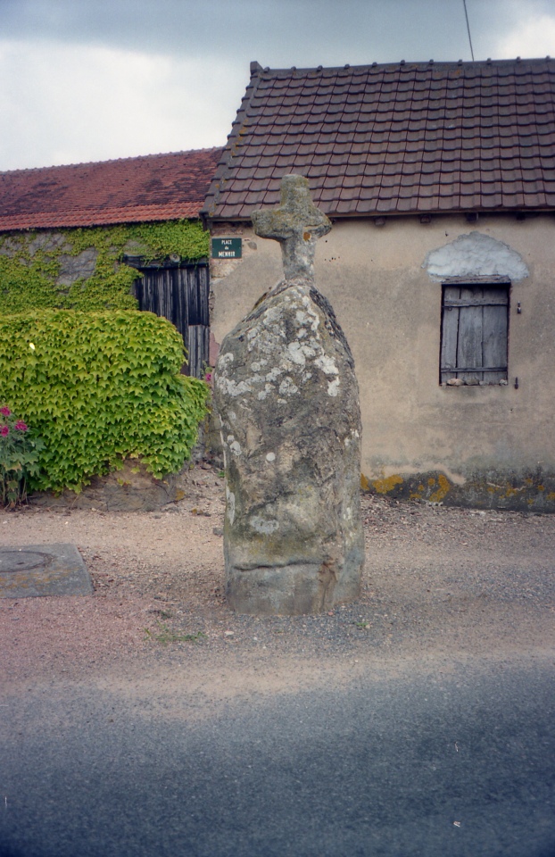 Menhir de Givarlais